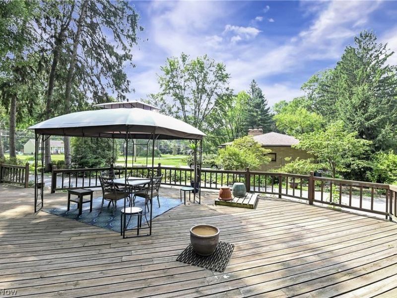 4584 Martin Drive , North Olmsted, OH 44070 Photo 5