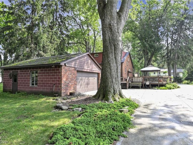 4584 Martin Drive , North Olmsted, OH 44070 Photo 6