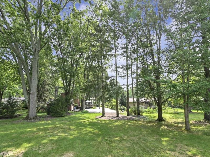 4584 Martin Drive , North Olmsted, OH 44070 Photo 8