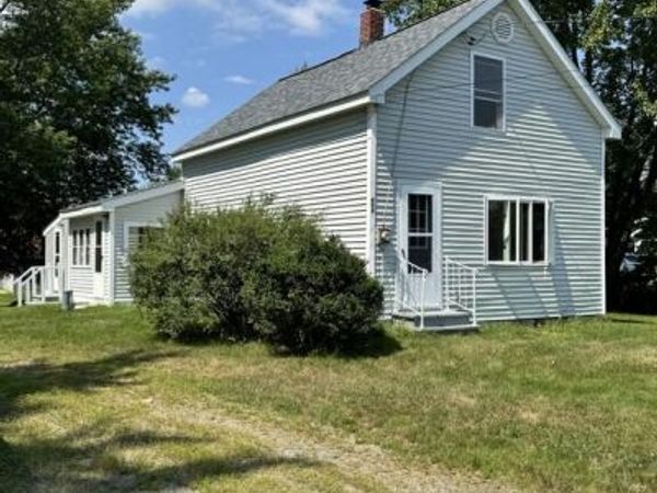 909 Main Street, Bradley, ME 04411
