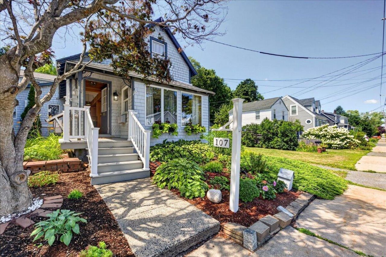 107 Ledgelawn Avenue, Bar Harbor, ME 04609 Main Photo