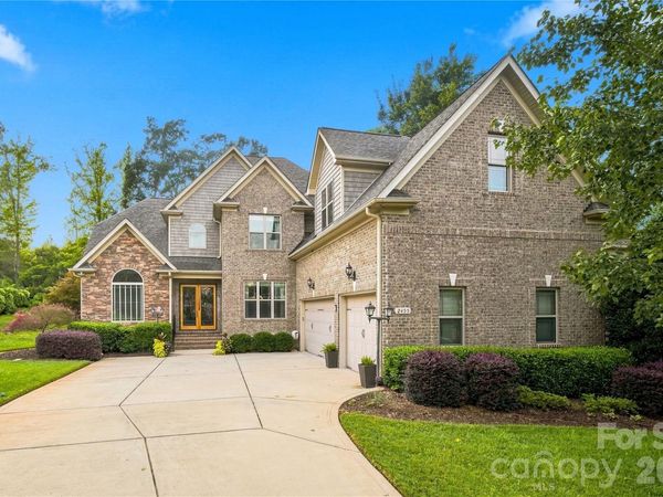 2455 Shiny Leaf Drive, Denver, NC 28037