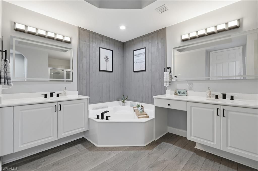 1425 Mariposa Cir, Unit 101, Naples, FL 34105 Photo