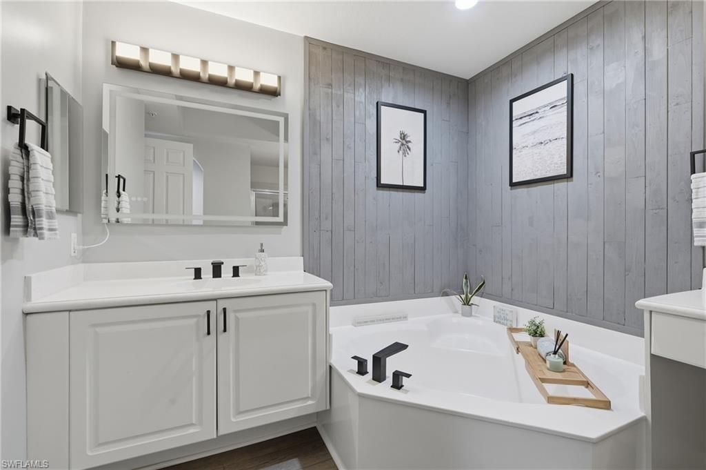 1425 Mariposa Cir, Unit 101, Naples, FL 34105 Photo