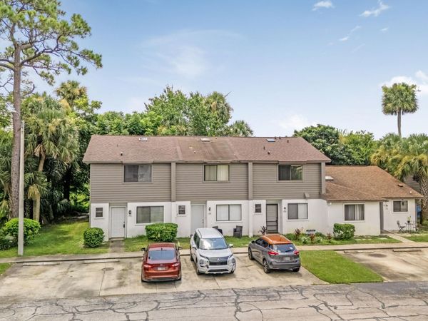 190 W Sandalwood Court, Daytona Beach, FL 32119