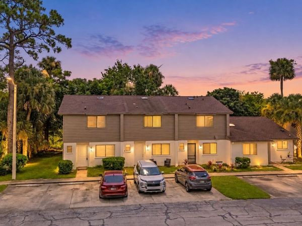190 W Sandalwood Court, Daytona Beach, FL 32119