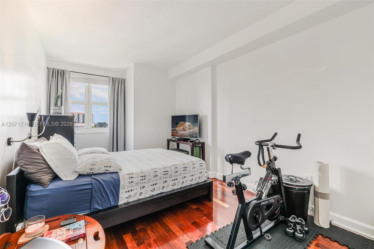 50 Menores Ave, Unit 820, Coral Gables, FL 33134 Photo