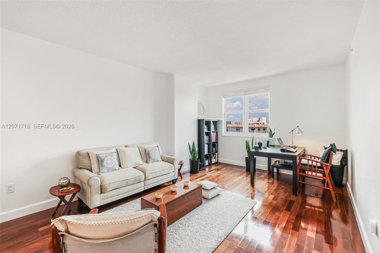 50 Menores Ave, Unit 820, Coral Gables, FL 33134 Photo