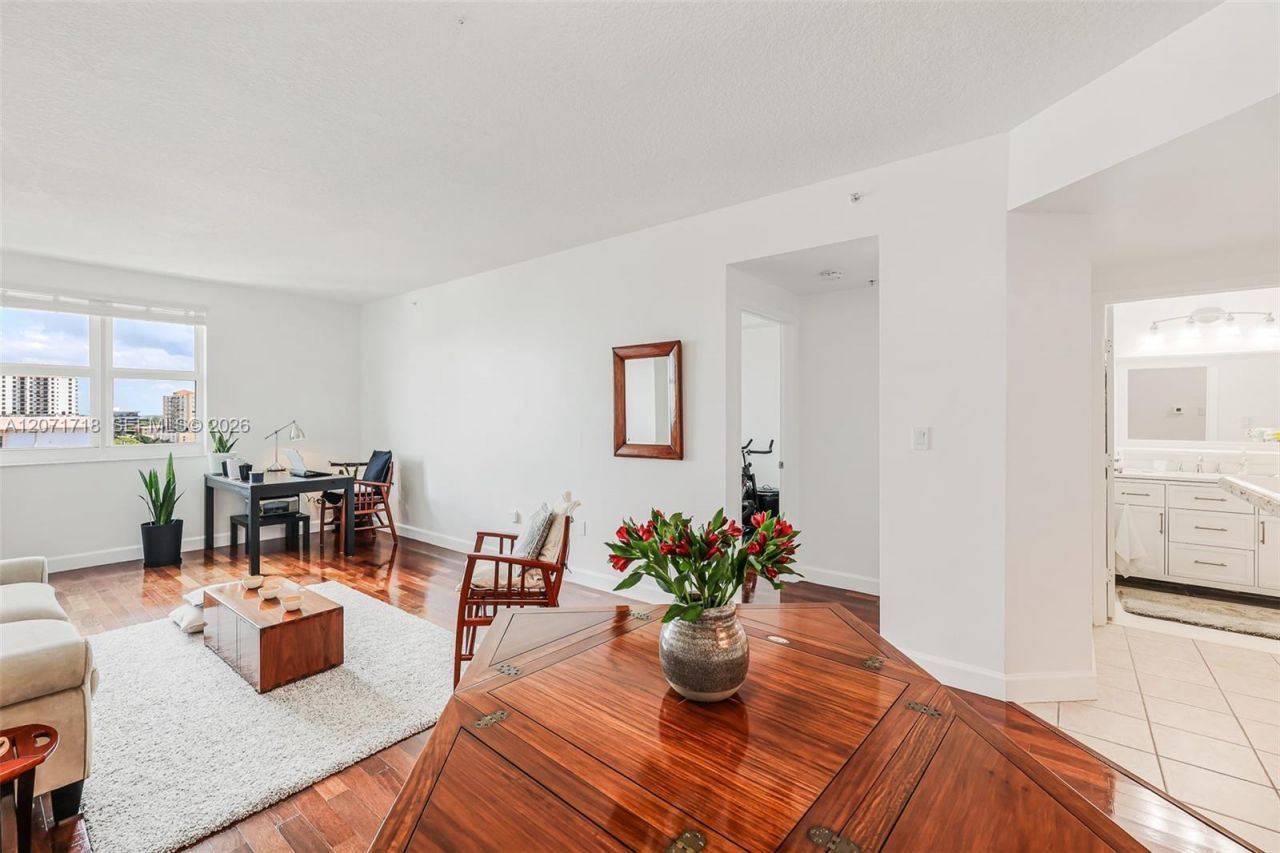 50 Menores Ave, Unit 820, Coral Gables, FL 33134 Photo
