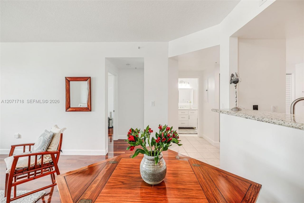 50 Menores Ave, Unit 820, Coral Gables, FL 33134 Photo