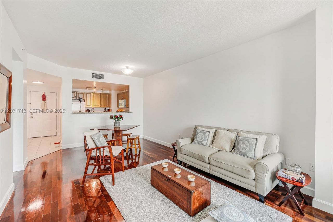 50 Menores Ave, Unit 820, Coral Gables, FL 33134 Photo