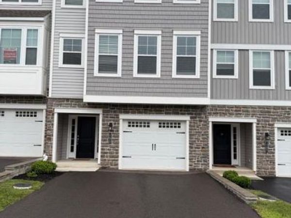 105 LARRABEE WAY , ROYERSFORD, PA 19468