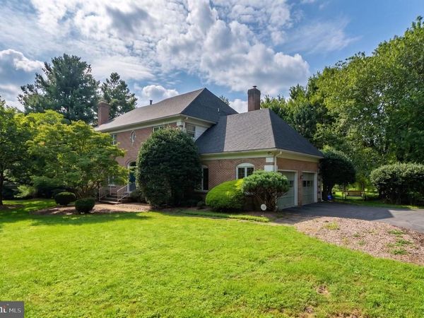 26 HOLLY LEAF COURT , BETHESDA, MD 20817