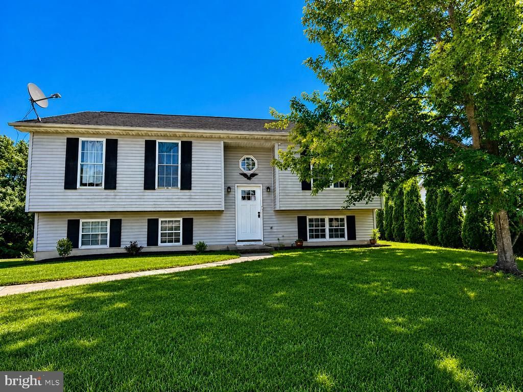 163 GRAND DRIVE , TANEYTOWN, MD 21787