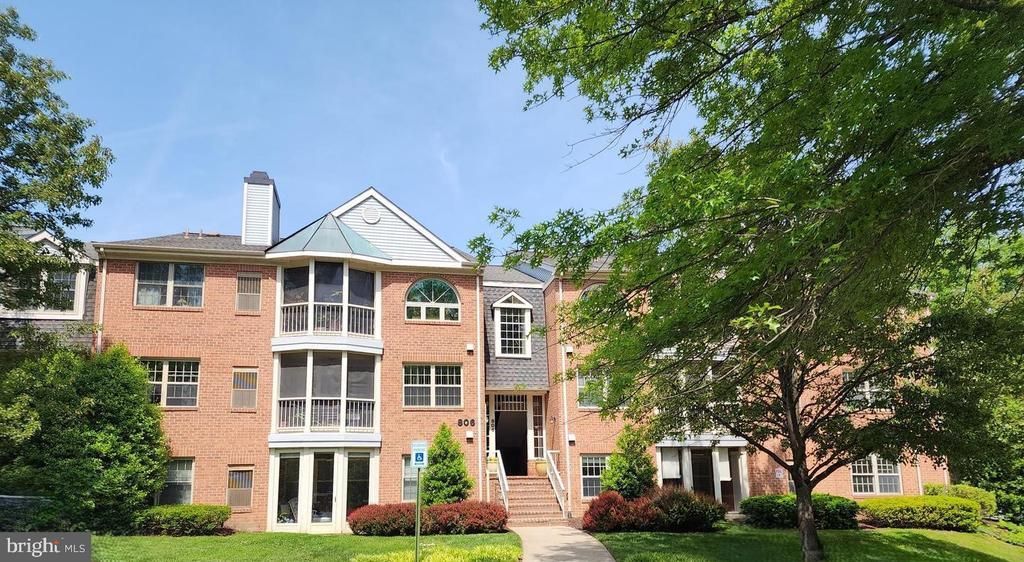 806 AMBER TREE COURT , GAITHERSBURG, MD 20878