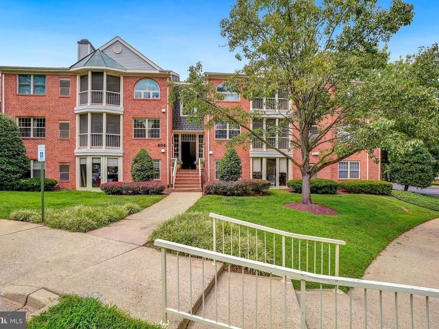 806 Amber Tree Court, Unit 806-303, Gaithersburg, MD 20878 Main Photo