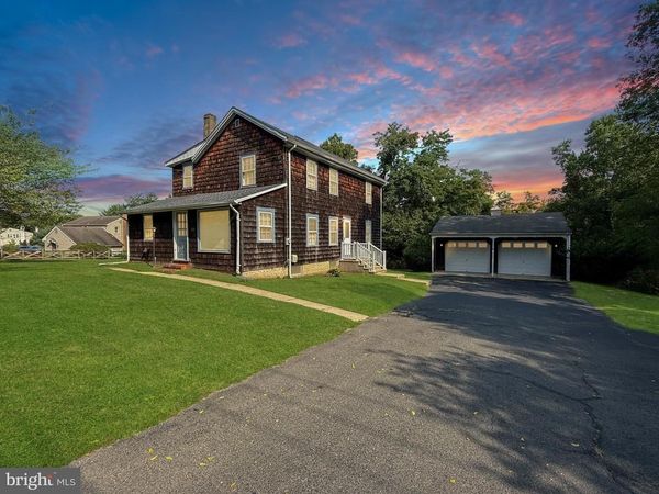 99 GEORGETOWN ROAD, COLUMBUS, NJ 08022