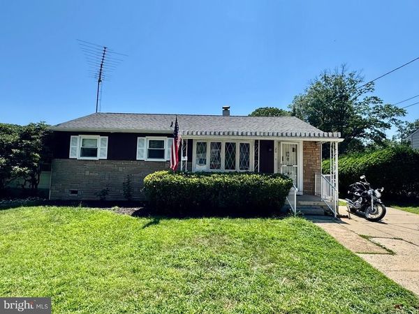 20 ELLIS AVENUE, BURLINGTON, NJ 08016