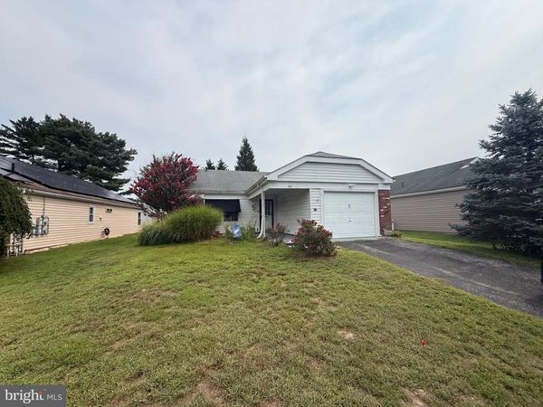 42 NEW CASTLE DRIVE, SOUTHAMPTON, NJ 08088