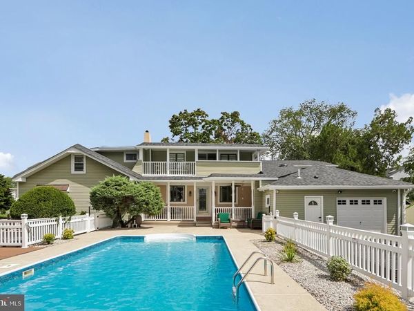 15 DOUGLAS AVENUE, HAMILTON, NJ 08619