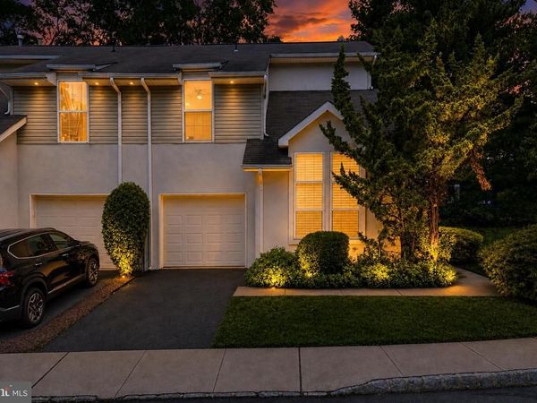24 PARKSIDE DRIVE, JAMESBURG, NJ 08831