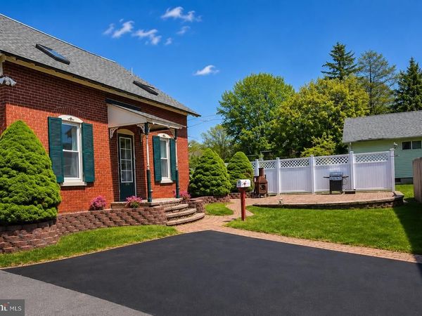 2129 R SPRING STREET, WEST LAWN, PA 19609