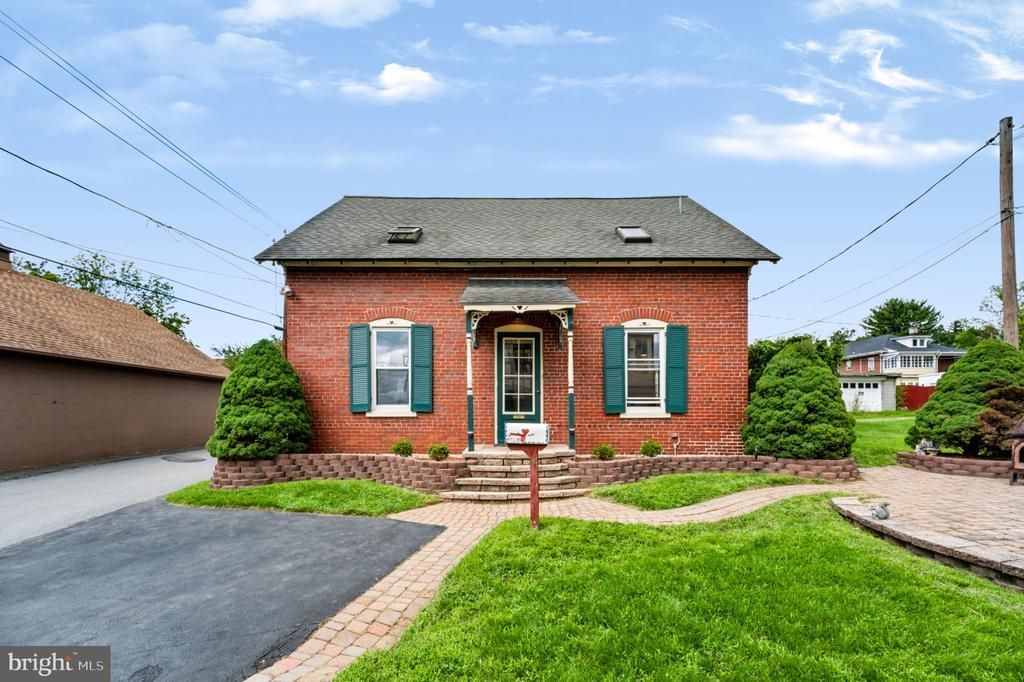 2129 R SPRING STREET, WEST LAWN, PA 19609