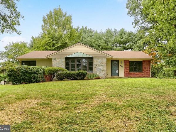 480 SAINT JOHNS DRIVE , CAMP HILL, PA 17011