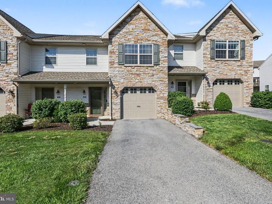 276 Melbourne Lane, Mechanicsburg, PA 17055 Main Photo