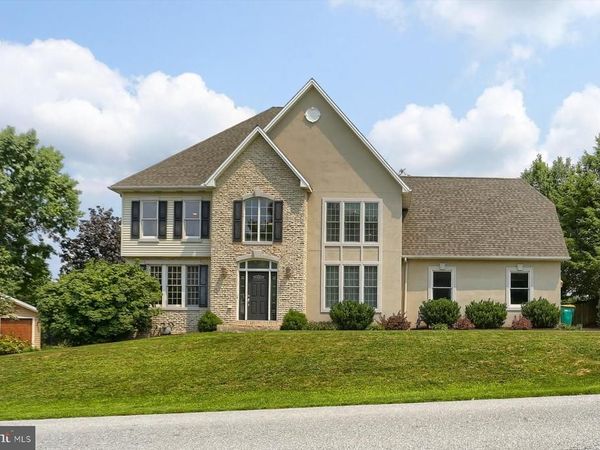 32 SUNFIRE AVENUE, CAMP HILL, PA 17011