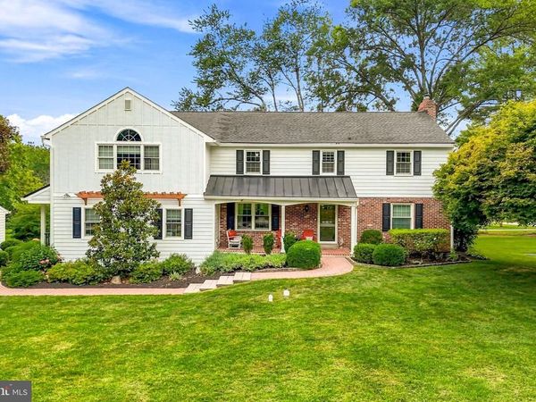 716 CLOVELLY LANE, DEVON, PA 19333