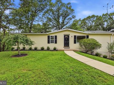 6 RED HILL ROAD, ASTON, PA 19014
