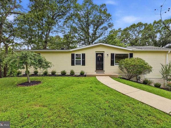 6 RED HILL ROAD , ASTON, PA 19014