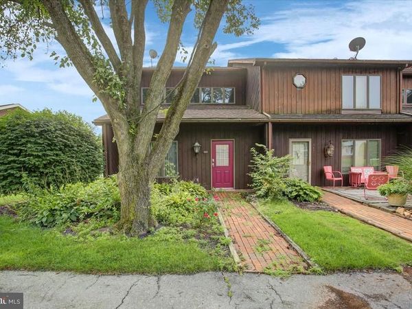 351 STONEGATE COURT, CHAMBERSBURG, PA 17201