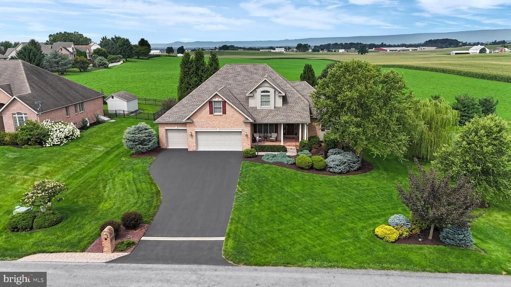 3208 BALTUSROL DRIVE , CHAMBERSBURG, PA 17202