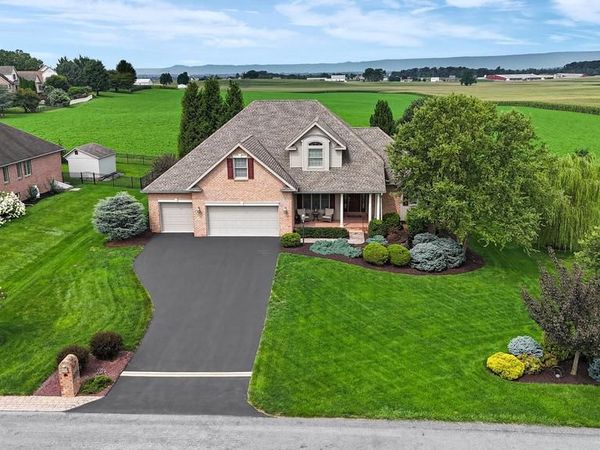 3208 BALTUSROL DRIVE , CHAMBERSBURG, PA 17202