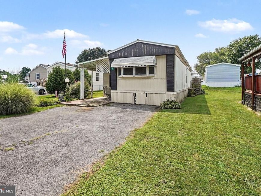 719 Palm City Park, Annville, PA 17003 Main Photo
