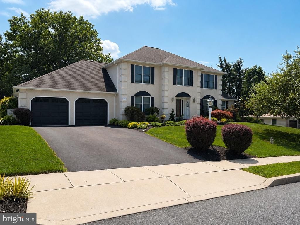 1645 POTTER DRIVE , POTTSTOWN, PA 19464