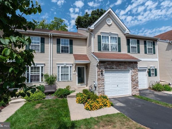 1028 COLIN DRIVE , ROYERSFORD, PA 19468