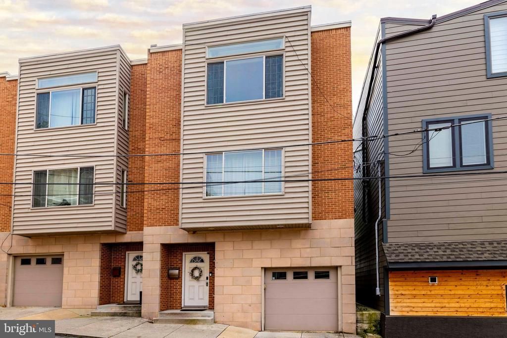 269 Grape Street, Philadelphia, PA 19128 Main Photo