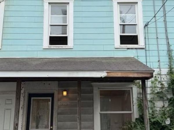 2422 W WATER STREET, MAHANOY PLANE, PA 17949