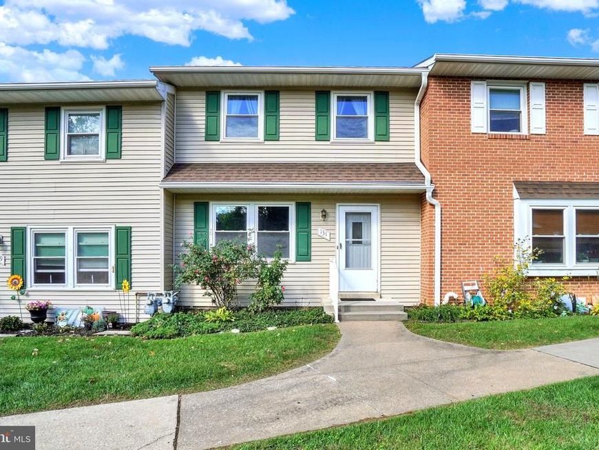 131 Fox Run Drive, Unit 131, York, PA 17403 Main Photo