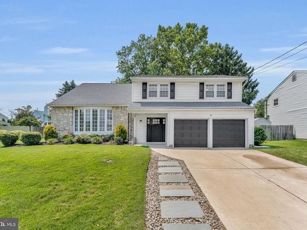 19 KINGSBRIDGE DRIVE, BURLINGTON, NJ 08016