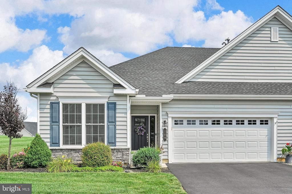 109 REPUBLIC TERRACE , EAST PETERSBURG, PA 17520