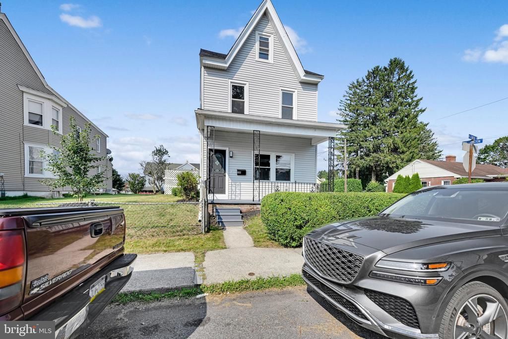 30 N CENTER STREET , FRACKVILLE, PA 17931