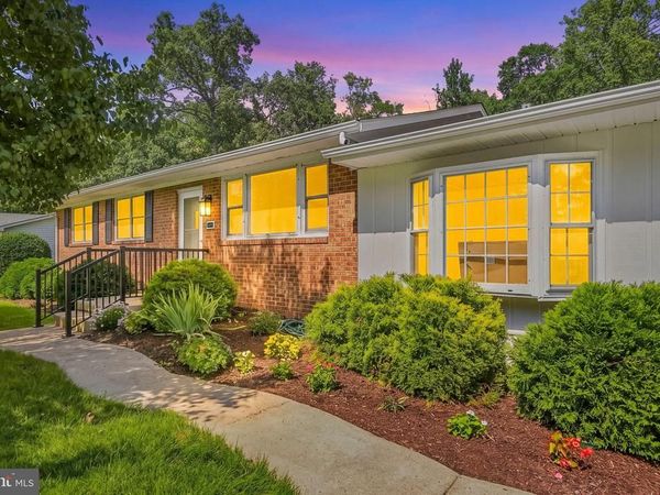 8618 LANTERN LANE, CLINTON, MD 20735