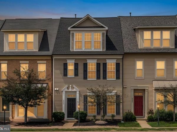 9326 ALVYN LAKE CIRCLE, BRISTOW, VA 20136