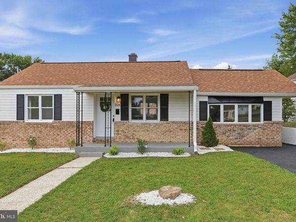 1124 SUNNYSIDE DRIVE, HAGERSTOWN, MD 21742