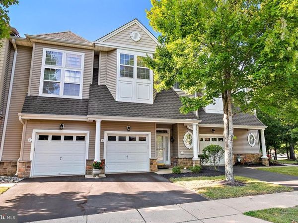 5 OCEAN BREEZE COURT, MANAHAWKIN, NJ 08050