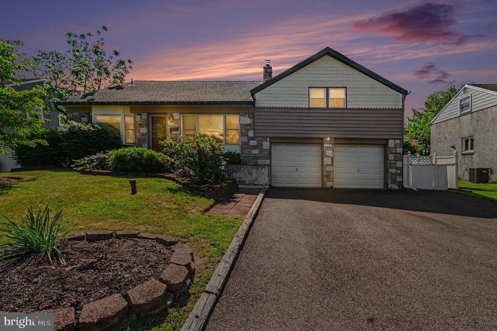 817 WORTHINGTON DRIVE , WARMINSTER, PA 18974
